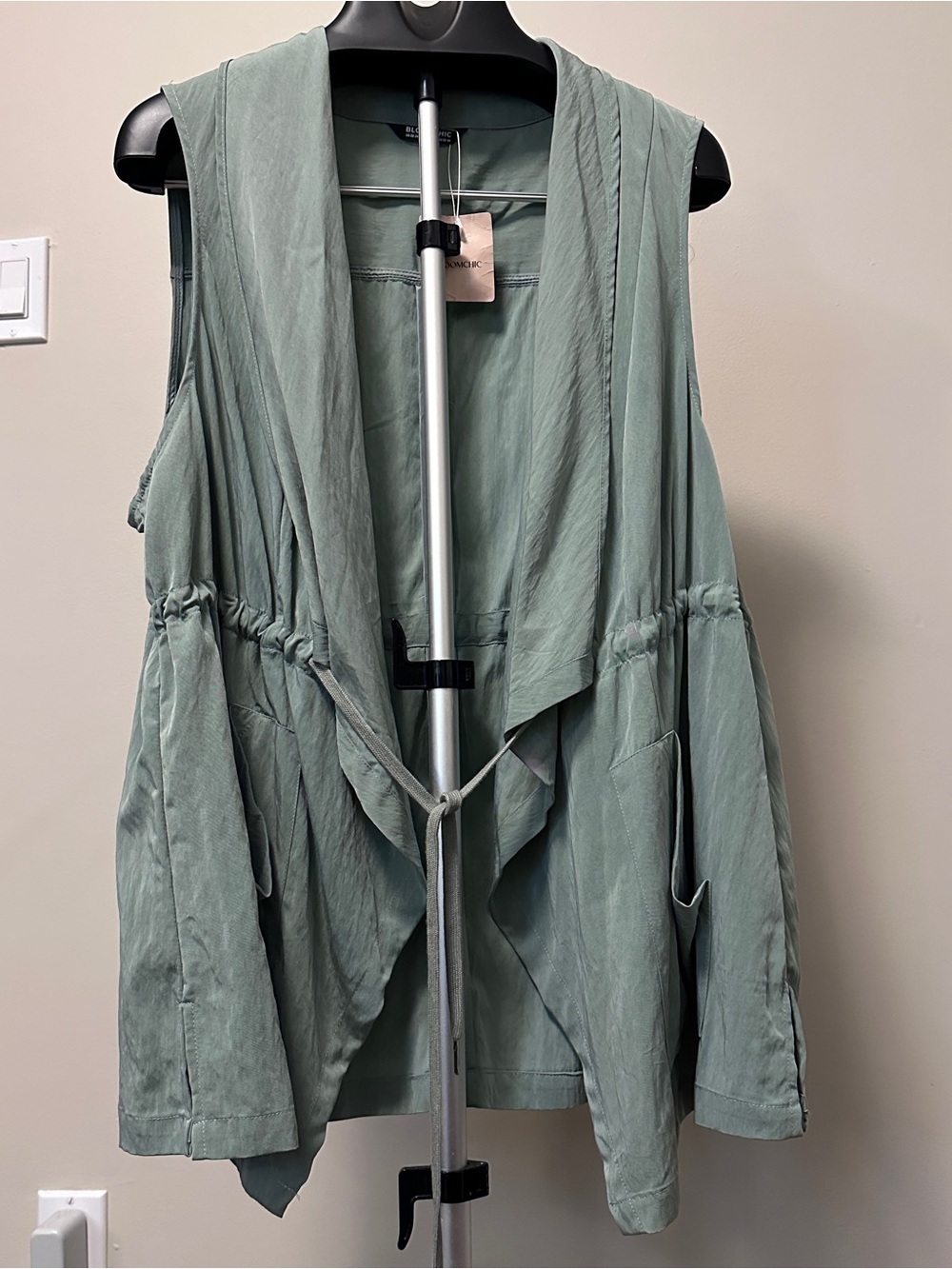 BloomChic Plus Size 3XL Channel-Drawstring Pockets Vest us22-24